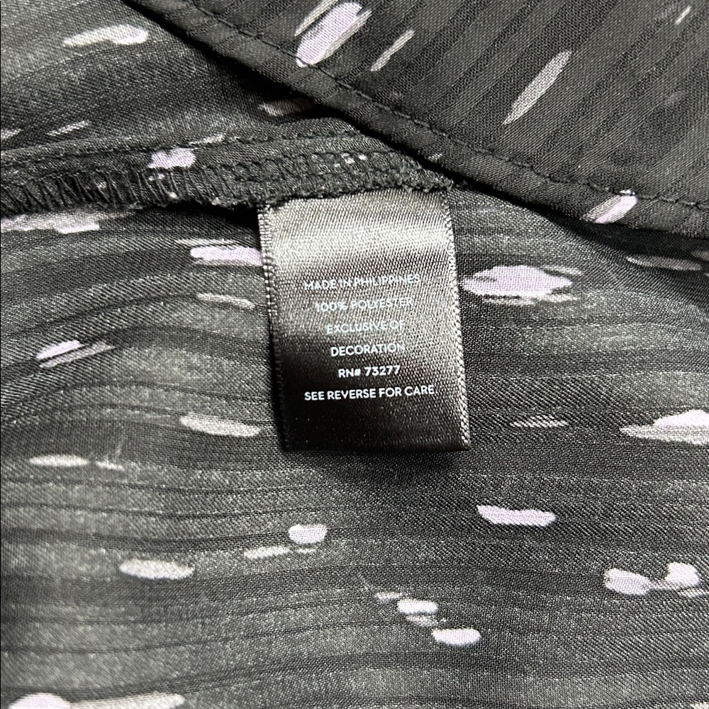 Simply Vera Black and White Blouse - Picture 8 of 9